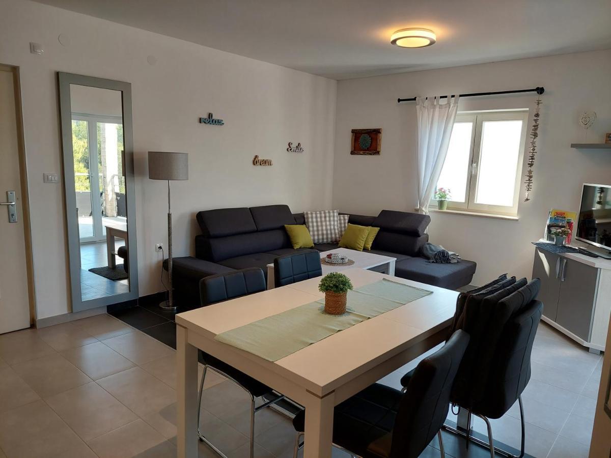 Gavza Sky View Apartment Cres Extérieur photo